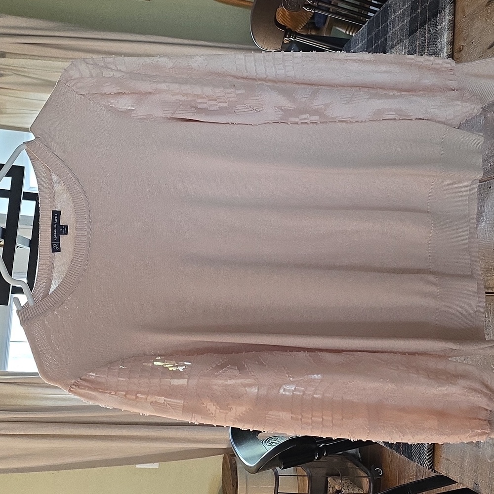Gorgeous ADRIANNA PAPELL light pink sweater S
